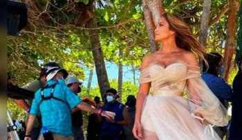 Jennifer Lopez muestra primeras imágenes de la película "Shotgun Wedding", firmada en RD