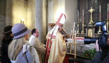 Entronizan imagen de la Virgen de La Altagracia en iglesia de París