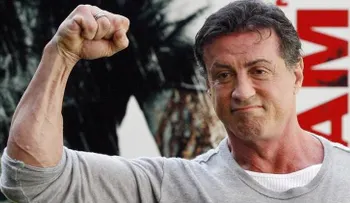 Stallone anima a jóvenes mexicanos a levantarse ante noqueos de la vida