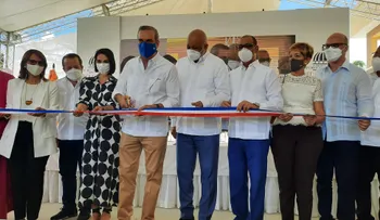 Presidente Abinader inaugura liceo construido por Obras Públicas en Puerto Plata