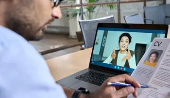 Cómo ser exitoso en una entrevista de trabajo, según expertos 