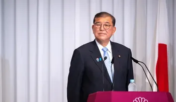 Premier japonés desmiente rumores de dimisión tras revés electoral