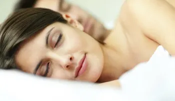 12 beneficios de dormir desnudo