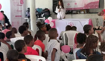Fubisumu entrega mochilas y útiles escolares a estudiantes de Yaguate y Palenque.