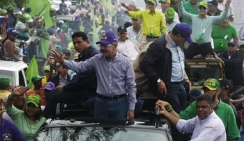Danilo recorre Higüey-Yuma en marcha-caravana