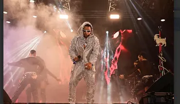 Elvis Martínez regresa a Santiago "Sold Out" en discoteca Lovera