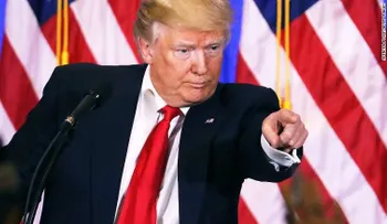 Trump termina abruptamente una entrevista por preguntas sobre intervenciones telefónicas