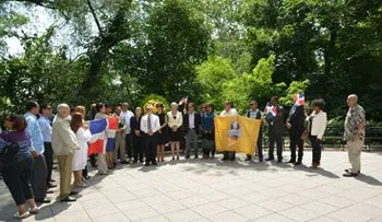Bloquean entrada a representantes comunitarios criollos en oficina de asambleísta en NY