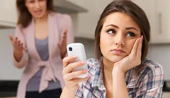 Los adolescentes no parecen enojados con sus padres, lo están en verdad