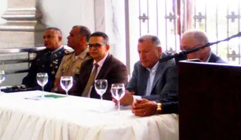 Ministerio de Administración Pública entrega Bandera Dominicana a instituciones públicas en Santiago