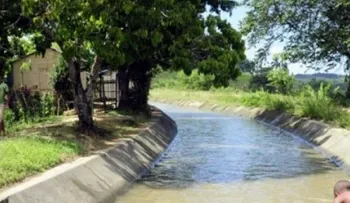 Daños en canal afecta a 30 mil personas en Villa González