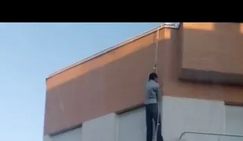 Olvida las llaves y se mata al intentar entrar por la ventana