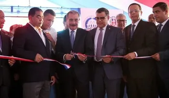 Presidente Medina entrega escuela para 700 estudiantes en Villa Altagracia