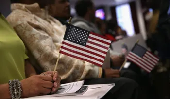 El servicio de inmigración de EE.UU actualiza su declaración y ya no habla de "país de inmigrantes"