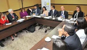 Yeni: funcionarios acosan a los fiscales