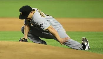 Dominicano Wandy Rodríguez se lesiona y abandona partido