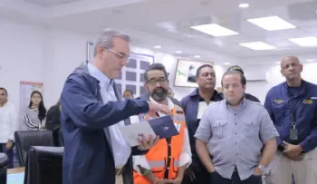 Presidente Abinader recibe informe sobre albergues y personas evacuadas por los efectos de Fiona