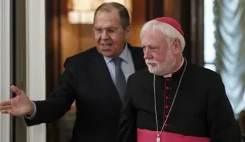 El Vaticano pide a Rusia mantener abierto el diálogo por la paz