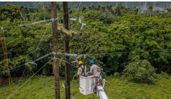 ETED trabaja en línea 69 kV 15 de Azua-Quita Coraza
