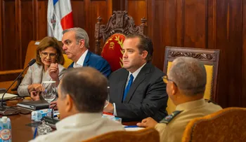 Ministro Presidencia instituye comité de observación licitaciones Fitram
