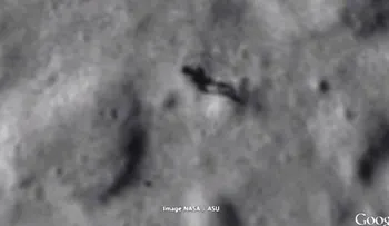 VIDEO: Descubren silueta alienígena caminando sobre la Luna