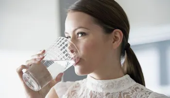 ¿Cuánta agua necesitas beber al día?