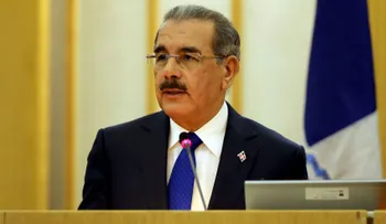 Danilo Medina promulga ley prorroga plazo de ley Naturalización