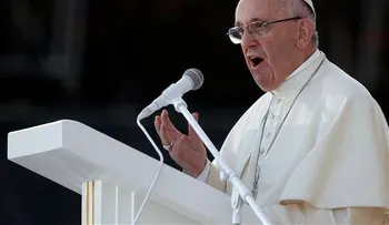 El papa lamenta proliferación de niños soldados en el Congo 
