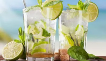 10 razones para beber todos los días agua de hierbabuena 