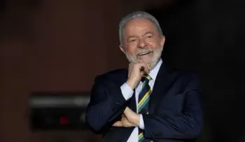 Lula lidera con un 44,42 %, según primer escrutinio en Brasil