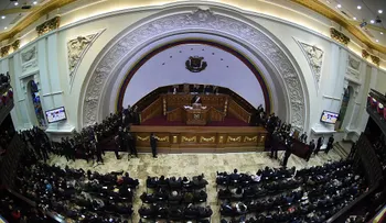 Asamblea de Venezuela rechaza el decreto de emergencia económica de Maduro
