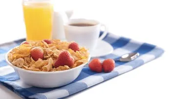 ¿Saltarse el desayuno adelgaza?