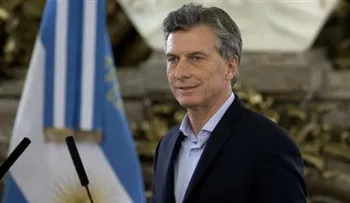 Esperan presidente argentino camine sin problemas tras cirugía en rodilla