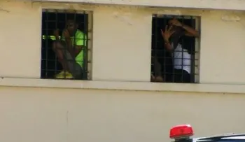 Se amotinan presos preventivos y lanzan haces fecales