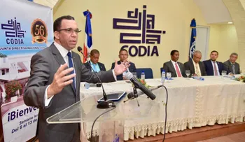 Ministro Andrés Navarro: Revolución educativa está generando desarrollo local