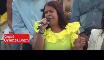 Entusiasta seguidora de Danilo (Video)