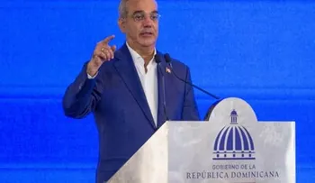 Abinader defiende apertura de la competencia en telecomunicaciones y proyecta crecimiento económico de 4.5%