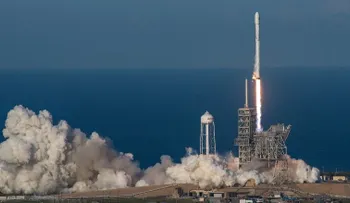 SpaceX hace historia: lanza un cohete reciclado y lo regresa a la Tierra