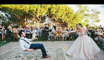 La novia de un famoso mago 'hechiza' a los invitados de su boda (VIDEO)