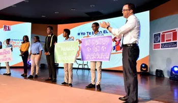 Ministro Andrés Navarro pone en marcha campaña para prevenir el bullying o acoso escolar