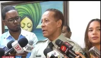 Director AMET denuncia agentes multaban hasta personas que no tienen vehículos