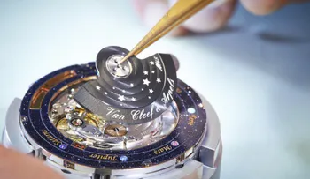 Relojes astronómicos: el cielo nocturno alrededor de tu muñeca  