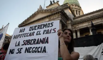 Senado argentino aprueba proyecto que habilita el pago a los fondos buitre