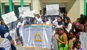 Personal del Robert Reid realiza vigilia por deterioro hospital