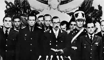 Las historias íntimas de los hijos de la dictadura militar de Argentina