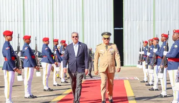 Presidente Abinader rumbo a Uruguay toma de posesión de Yamandú Orsi