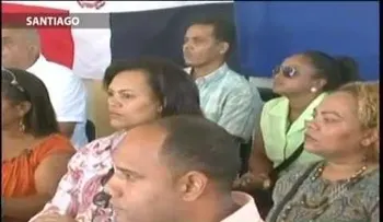 Más de dos mil adultos reciben certificados de alfabetización en Los Alcarrizos