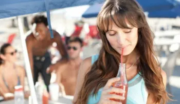 Cinco formas en las que beber refresco te envejece