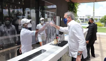 Gobierno anuncia aumento de 23% al salario mínimo de trabajadores del sector turismo