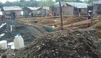Alcaldía Pedro Brand inicia construcción 5 viviendas que se incendiaron